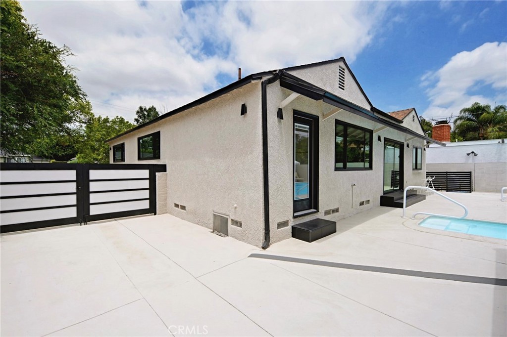 5430 Geyser Avenue Property Photo 21