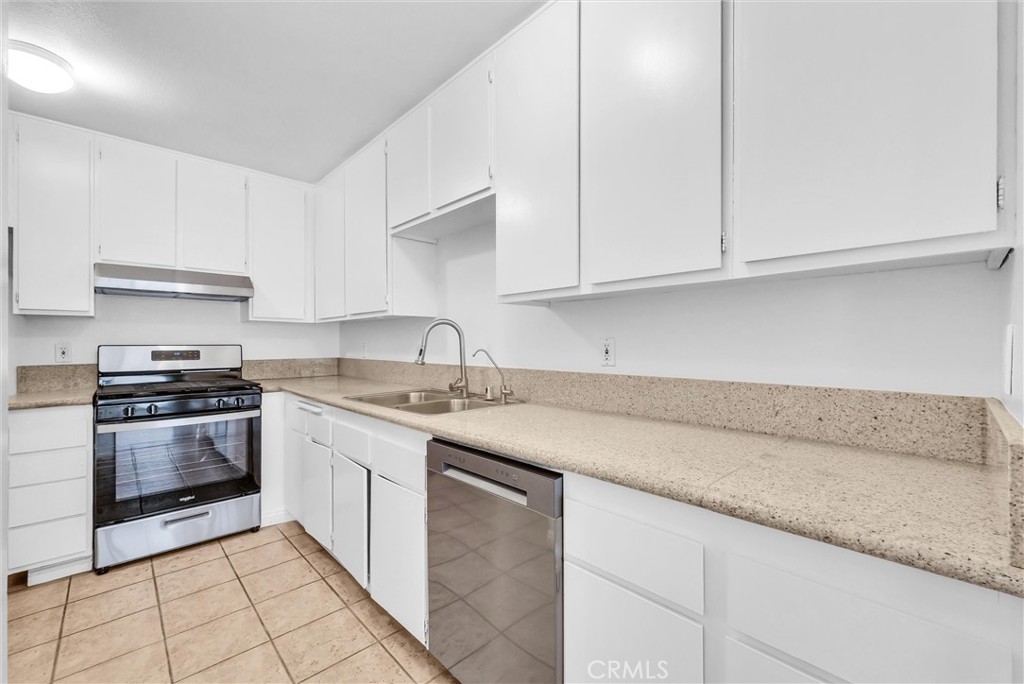 23640 Monument Canyon C Property Photo 7