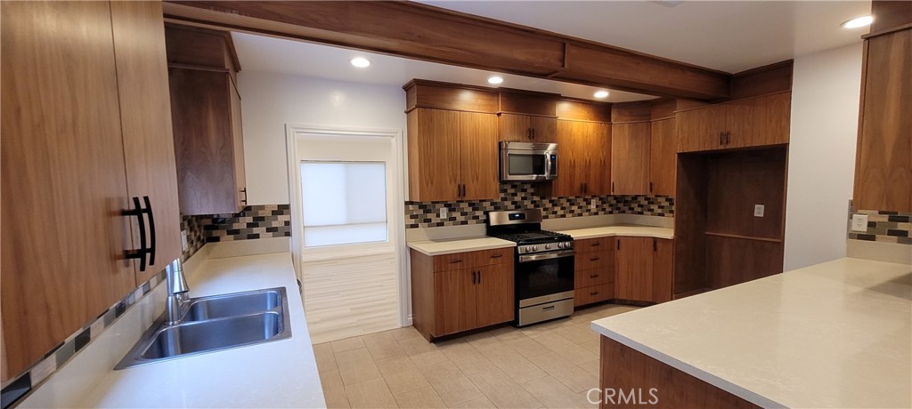 23310 Weller Place Property Photo 4