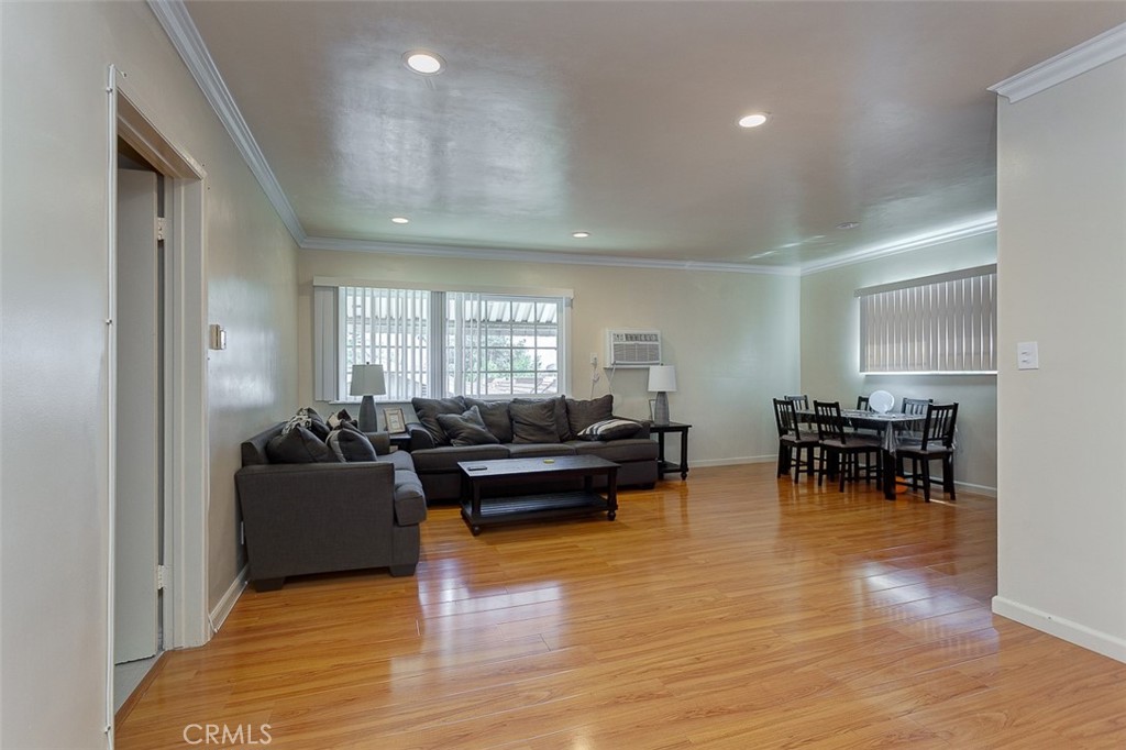 1052 Elm Avenue Property Photo 6