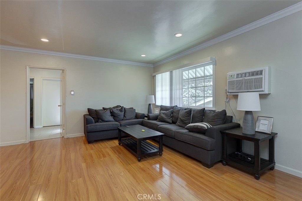 1052 Elm Avenue Property Photo 7