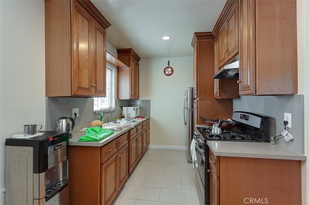 1052 Elm Avenue Property Photo 10
