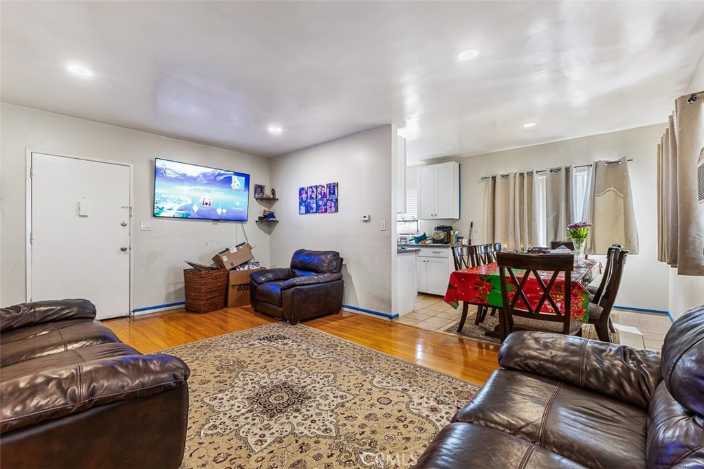 1052 Elm Avenue Property Photo 12