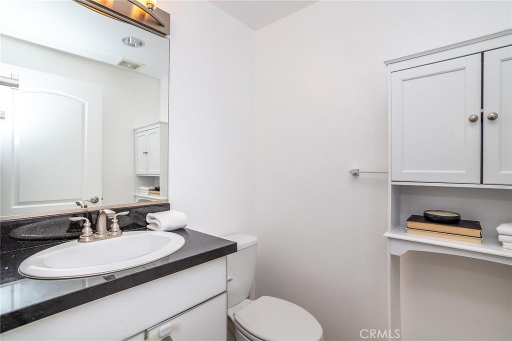431 N Los Robles Avenue 2 Property Photo 9