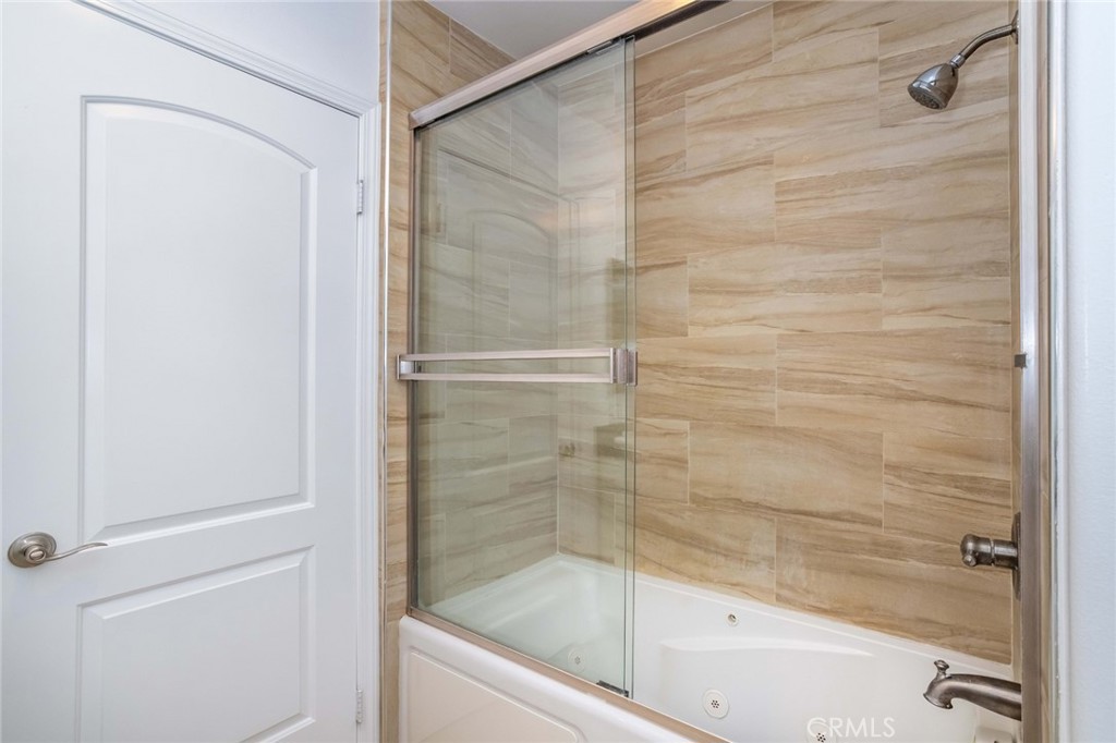 431 N Los Robles Avenue 2 Property Photo 15