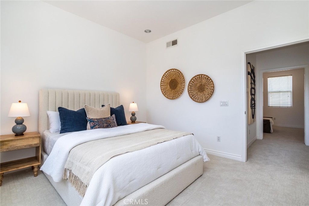 431 N Los Robles Avenue 2 Property Photo 17