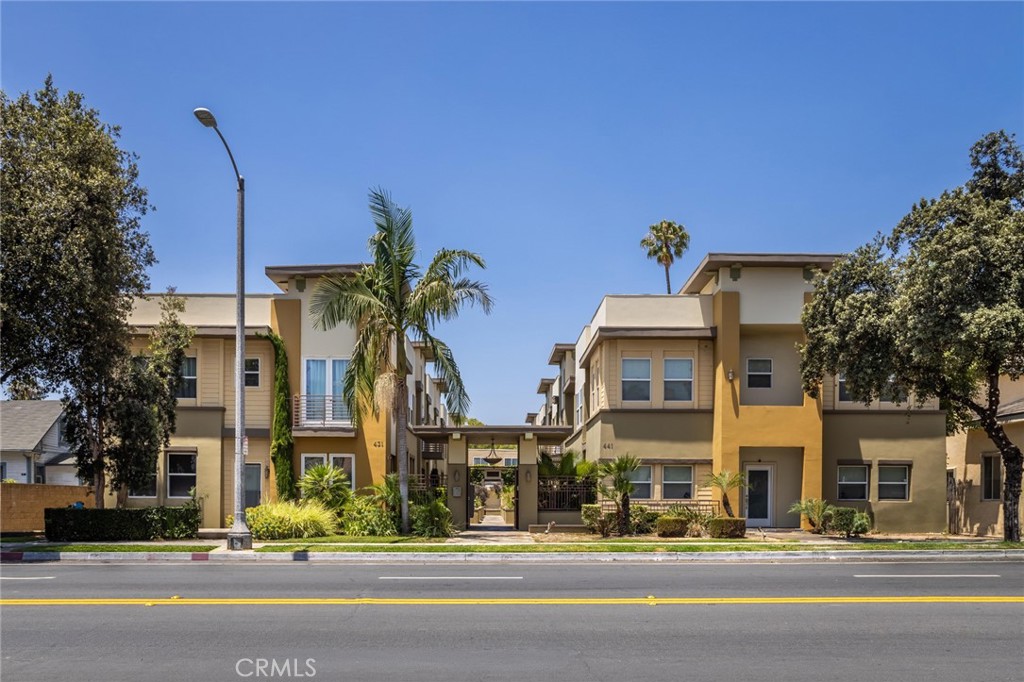 431 N Los Robles Avenue 2 Property Photo 26