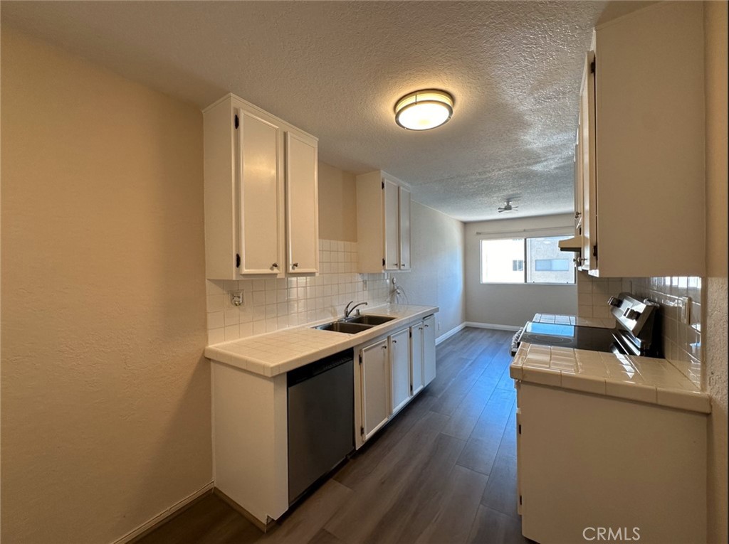 2386 E Del Mar Boulevard 203 Property Photo 27