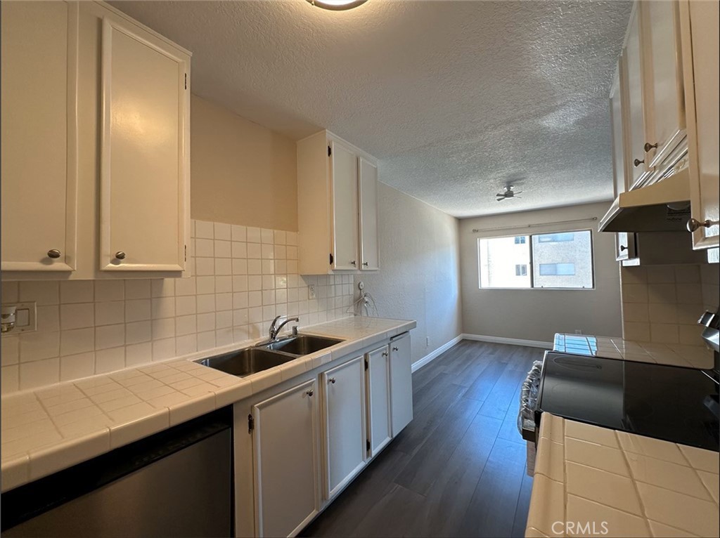 2386 E Del Mar Boulevard 203 Property Photo 28