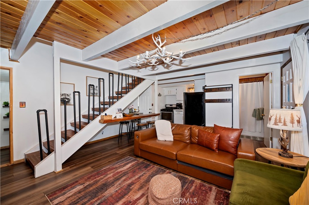 1166 Navajo Street Property Photo 6