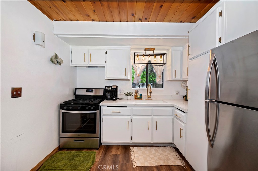 1166 Navajo Street Property Photo 13