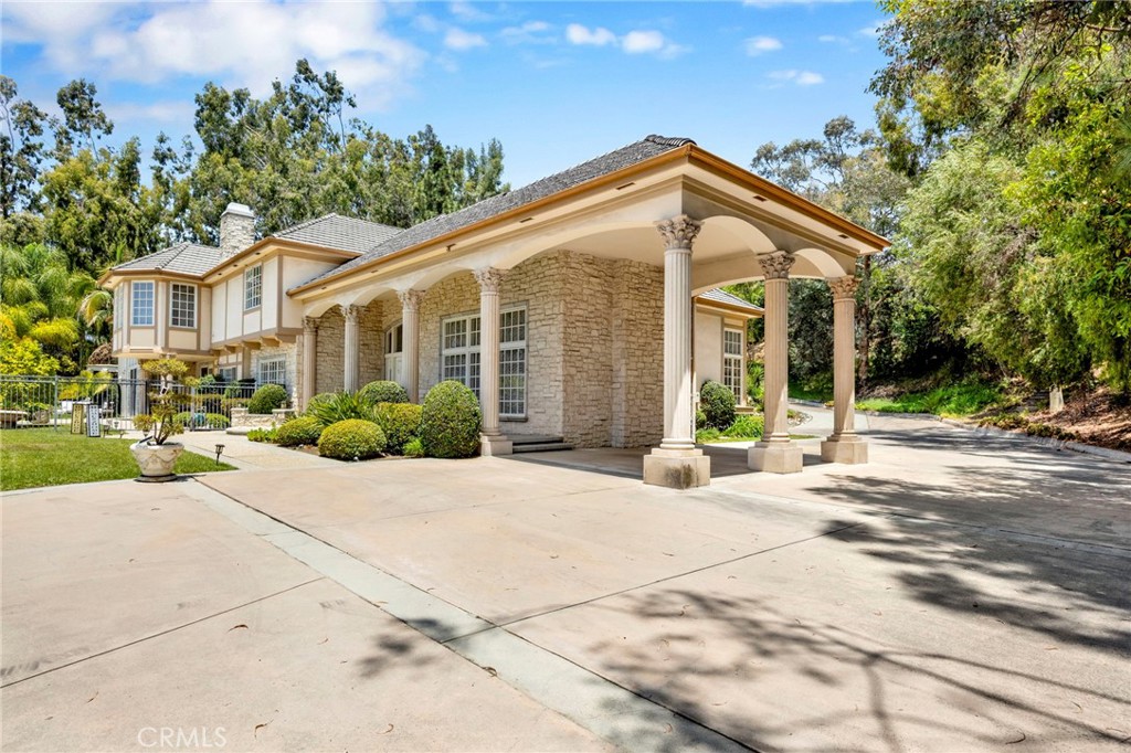 515 Deodar Property Photo 2