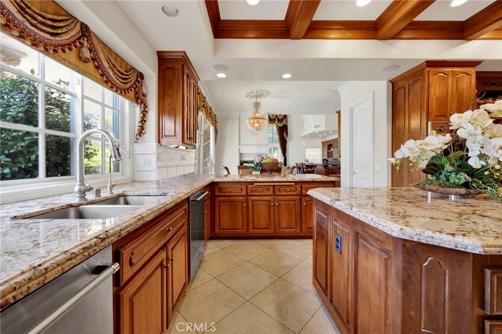 515 Deodar Property Photo 14