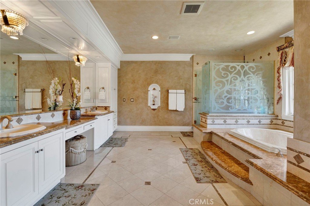 515 Deodar Property Photo 33