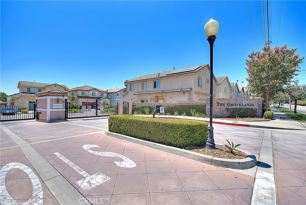 1430 Orange Tree Lane Property Photo 3