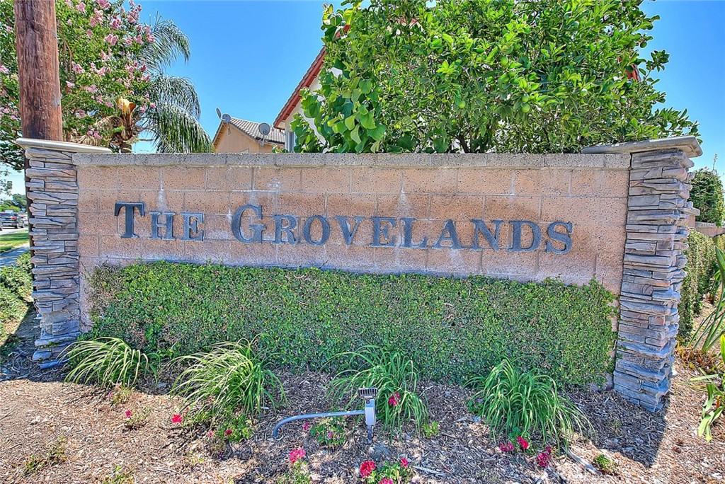 1430 Orange Tree Lane Property Photo 4
