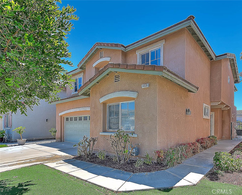 1430 Orange Tree Lane Property Photo 5