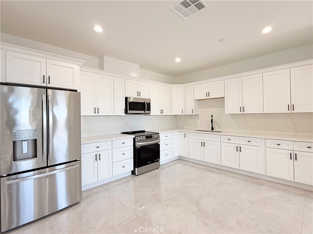 8153 Banana Avenue 201 Property Photo 8
