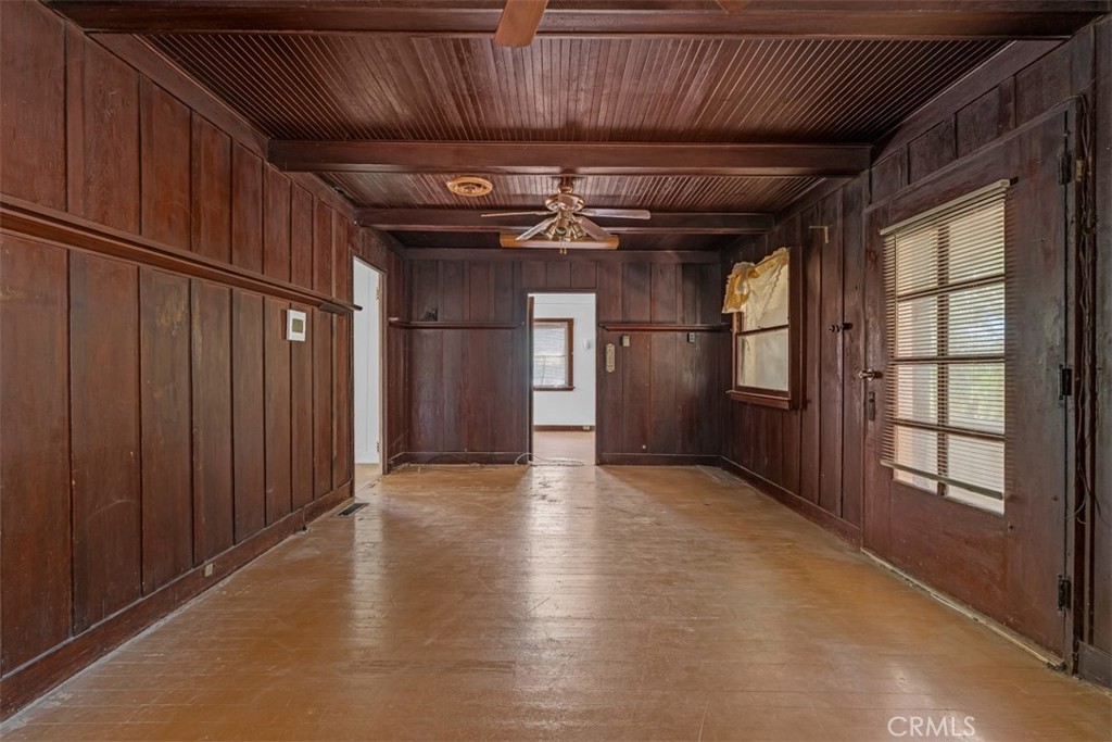 611 E Grandview Property Photo 8