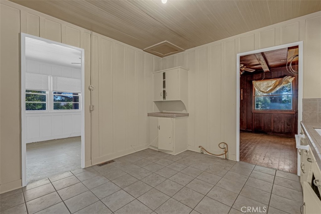 611 E Grandview Property Photo 18