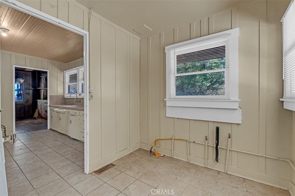 611 E Grandview Property Photo 21