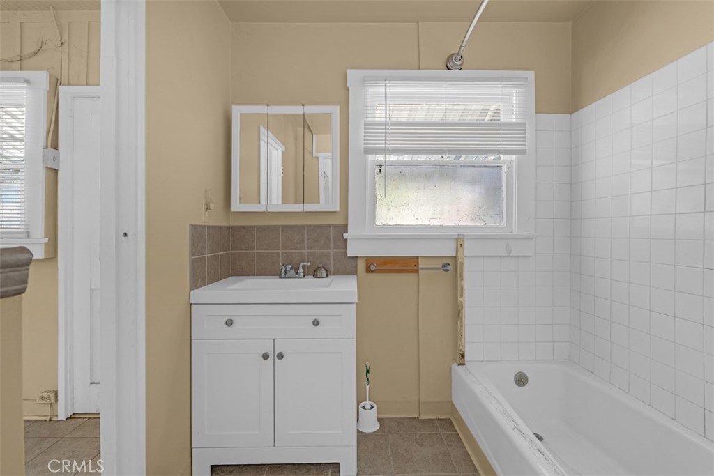 611 E Grandview Property Photo 24