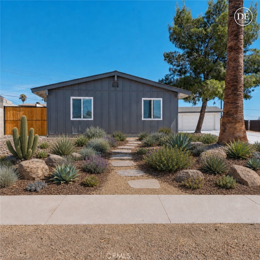 1213 E Virginia Way Property Photo 1