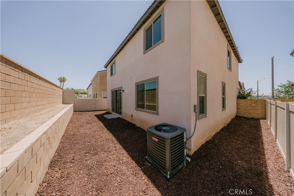 560 E Vodden Property Photo 7