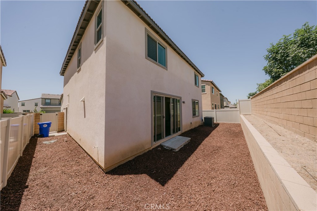 560 E Vodden Property Photo 8