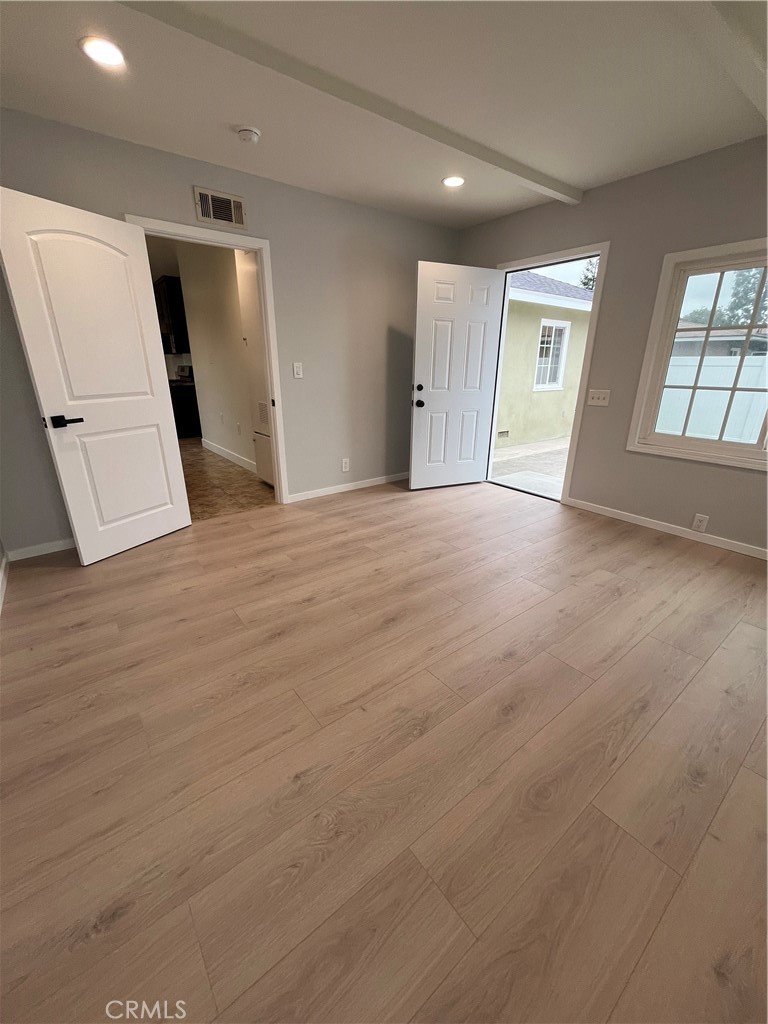 1531 E Larkwood Property Photo 8