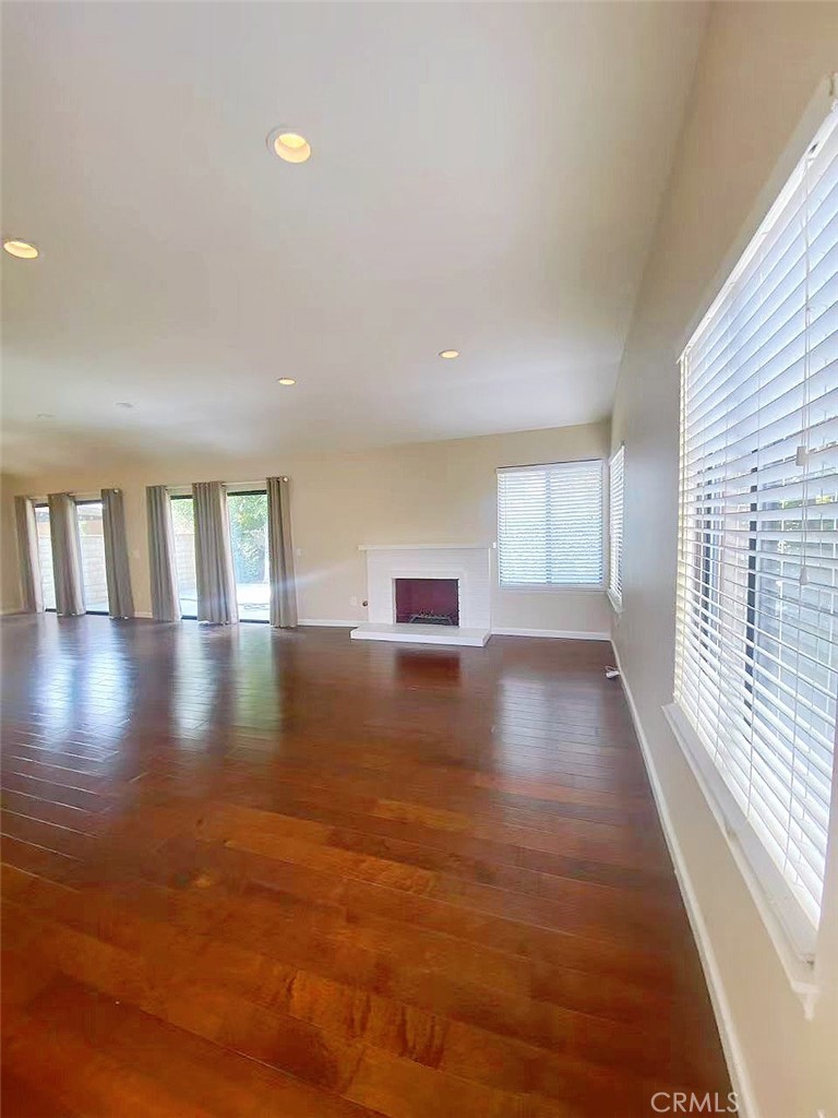 2980 Hyde Park Circle Property Photo 4