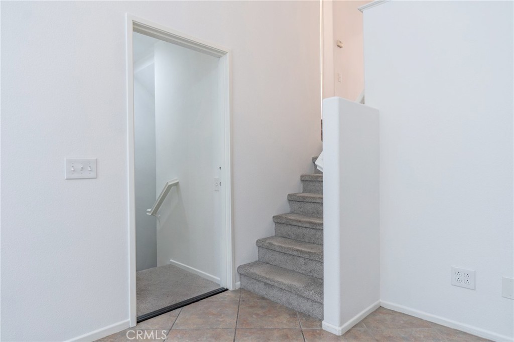 6 Harvest Point Property Photo 5