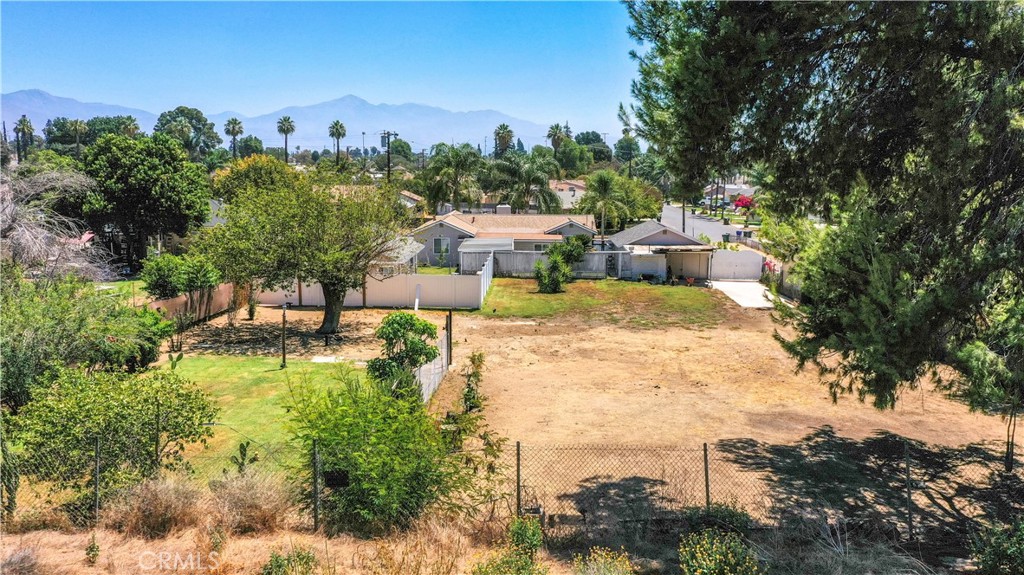 487 Jackson Property Photo 4