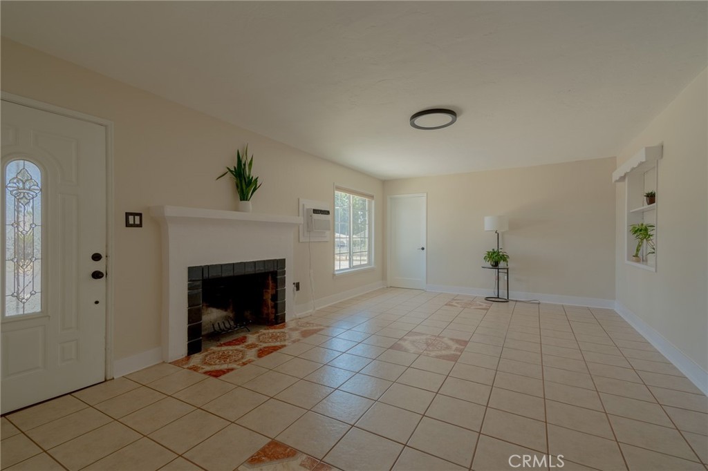 487 Jackson Property Photo 8
