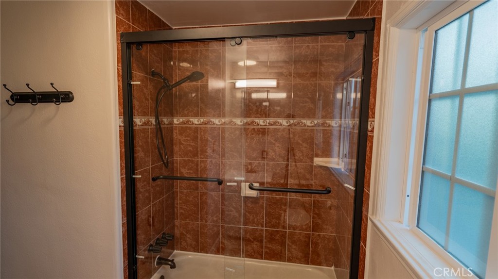 487 Jackson Property Photo 14