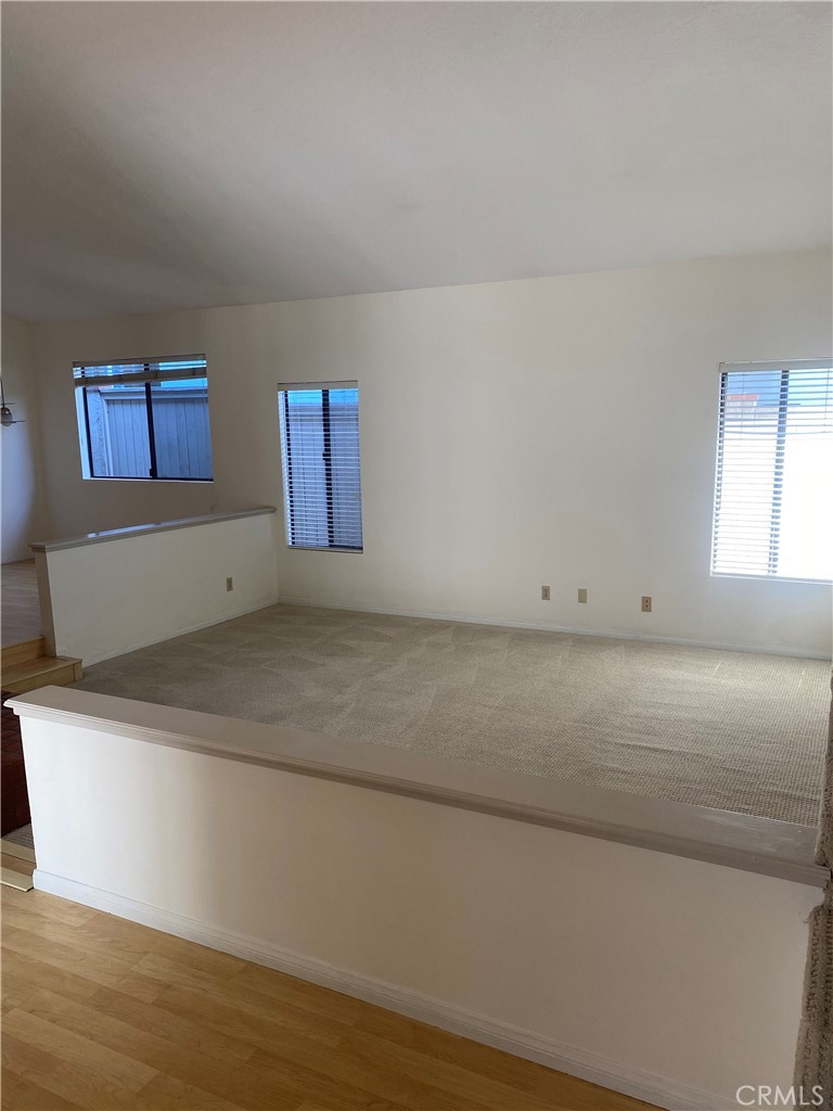 1204 Elm Ave Property Photo 2