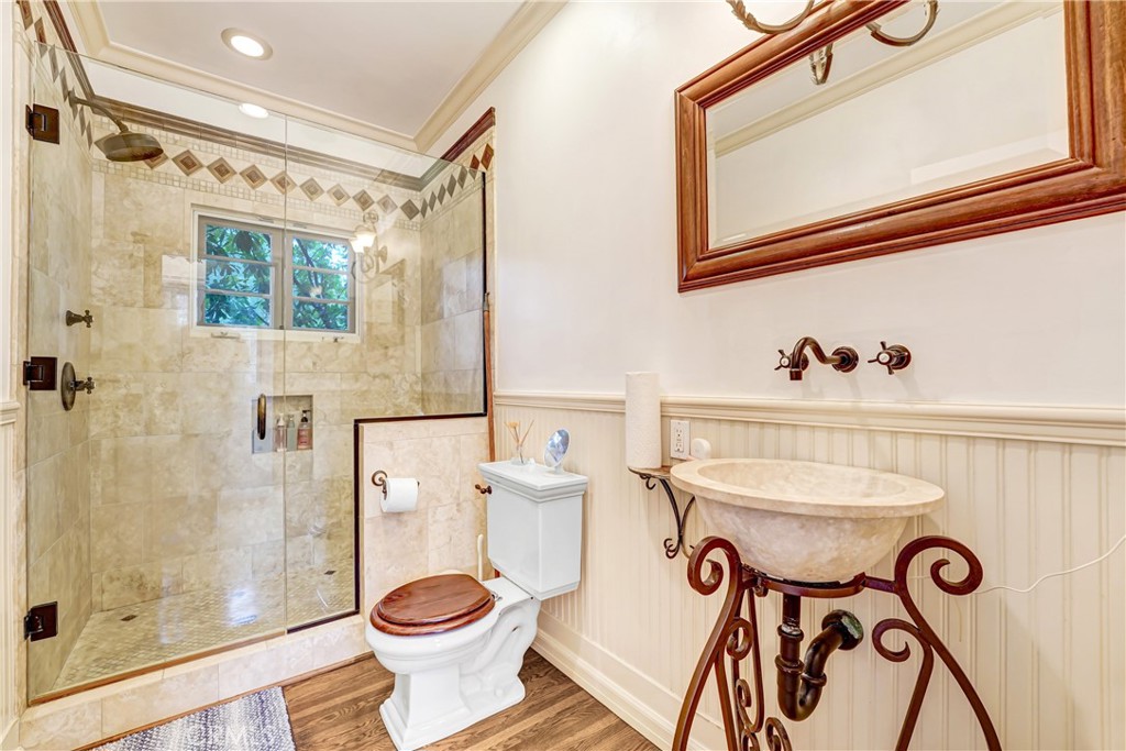 986 Kewen Drive Property Photo 22