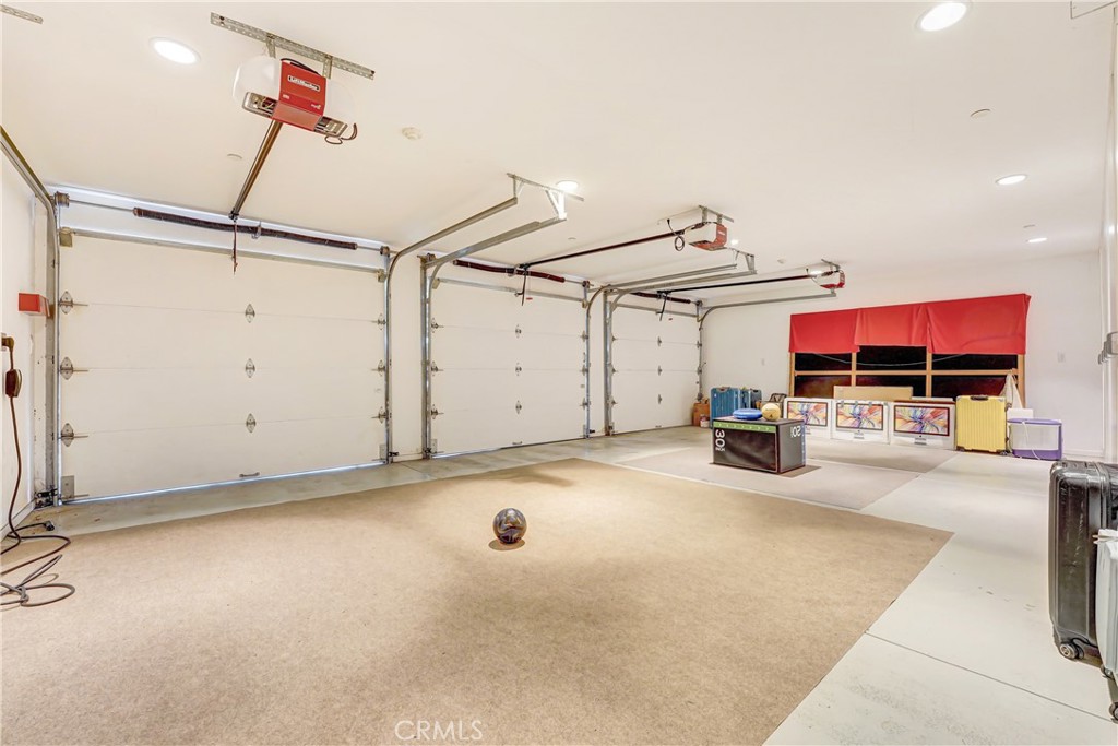 986 Kewen Drive Property Photo 39
