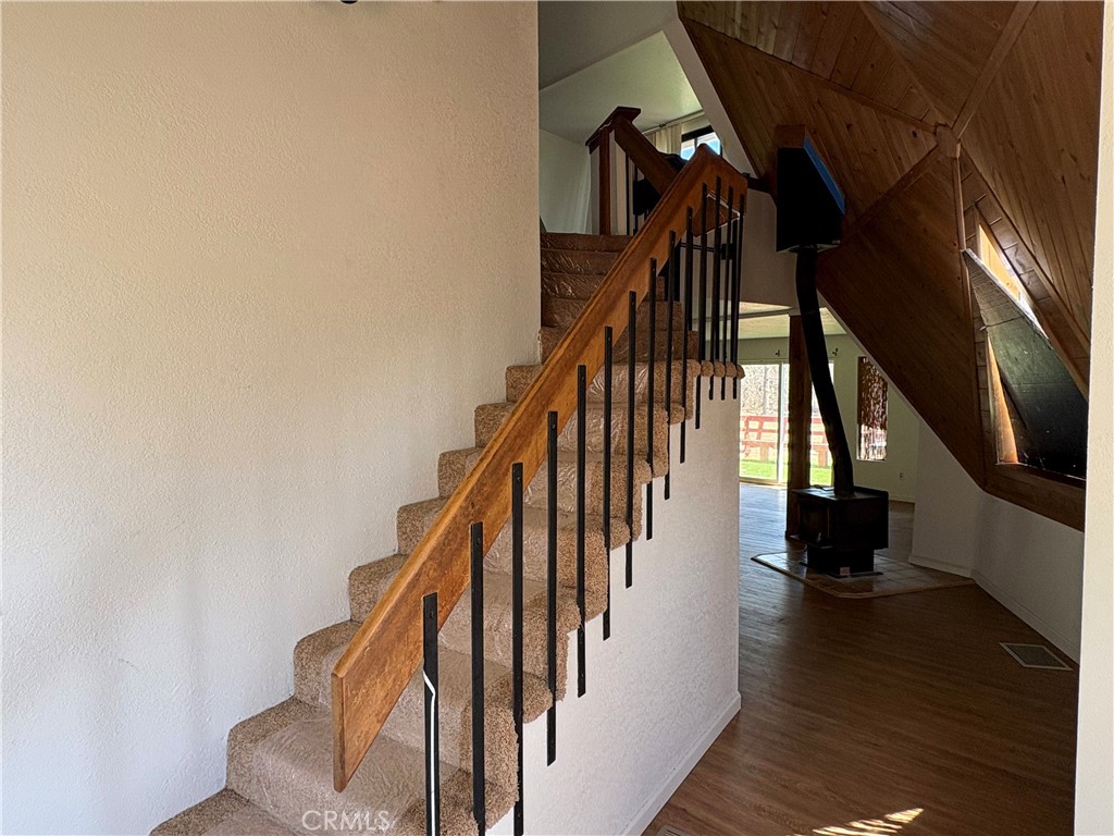 16810 Winona Street Property Photo 15