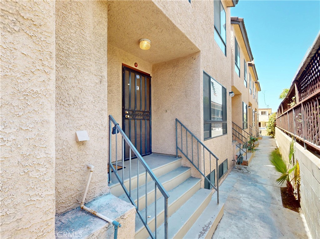 105 S Marguerita Avenue C Property Photo 3
