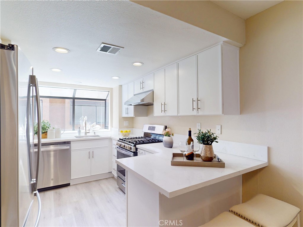 105 S Marguerita Avenue C Property Photo 12