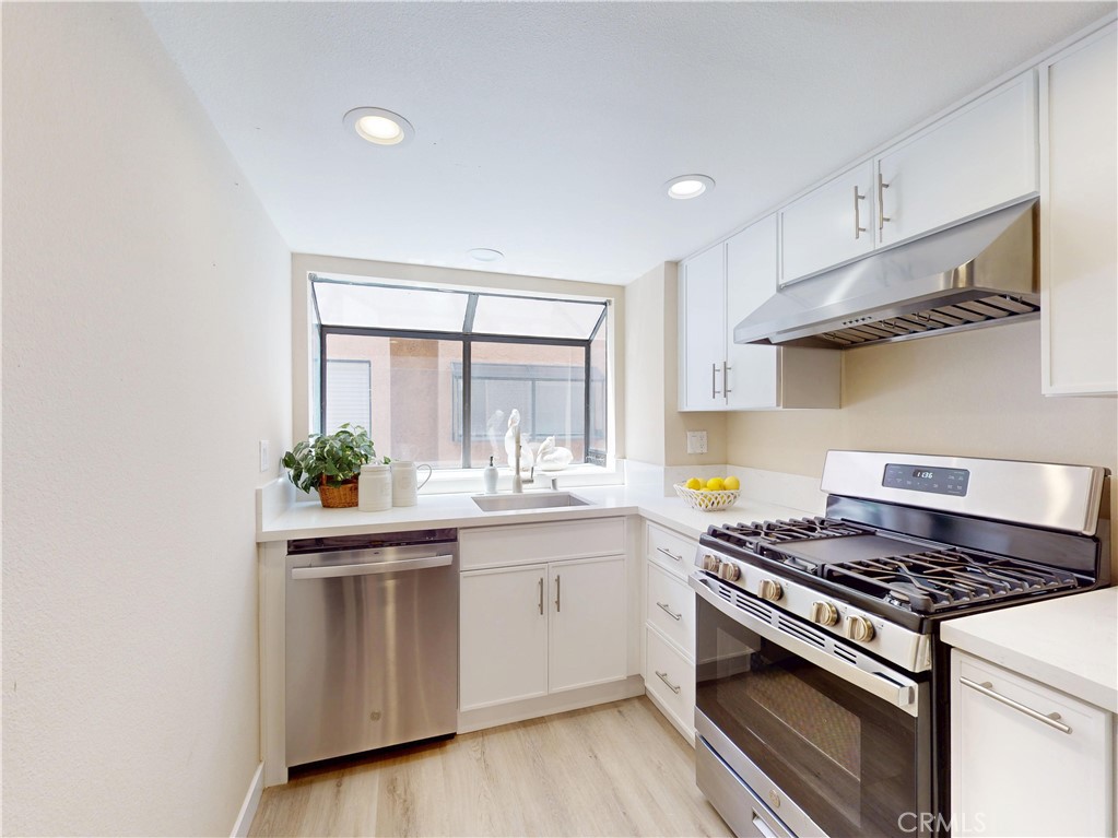 105 S Marguerita Avenue C Property Photo 14