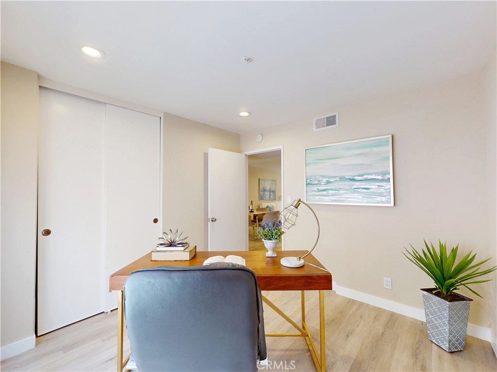 105 S Marguerita Avenue C Property Photo 16