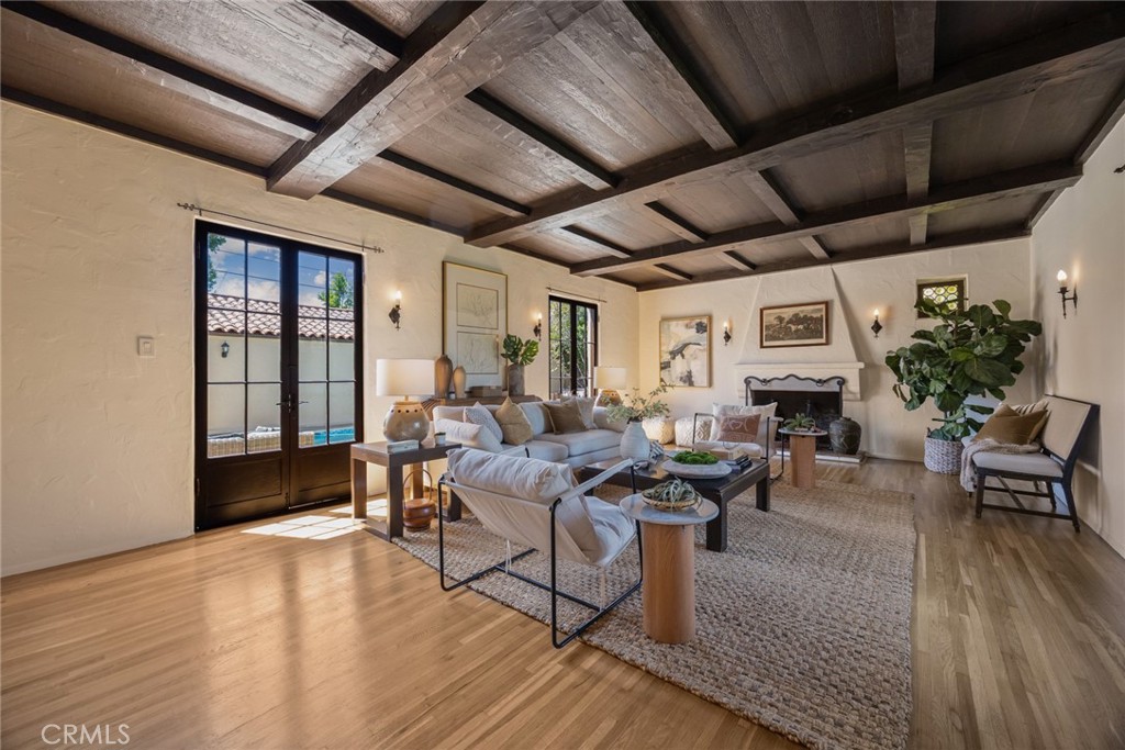 2500 Monterey Property Photo 7