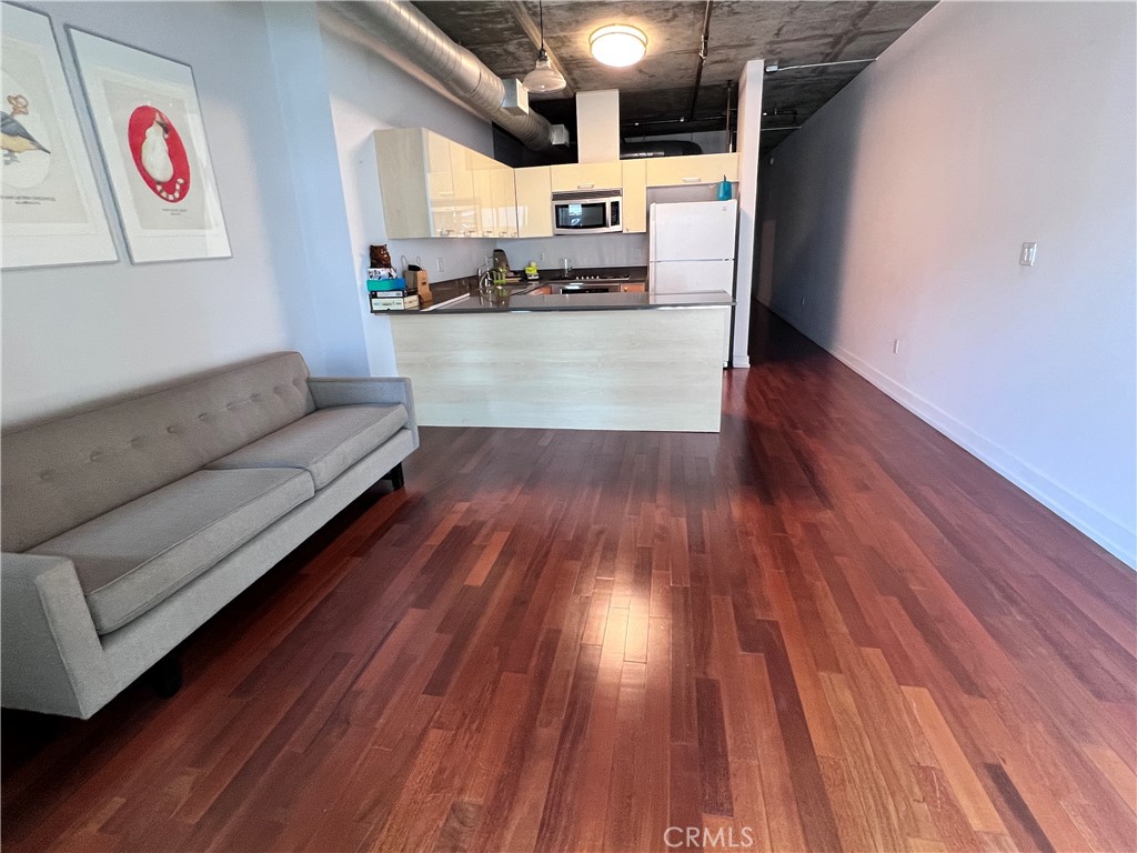645 W 9th St. 508 Property Photo 5