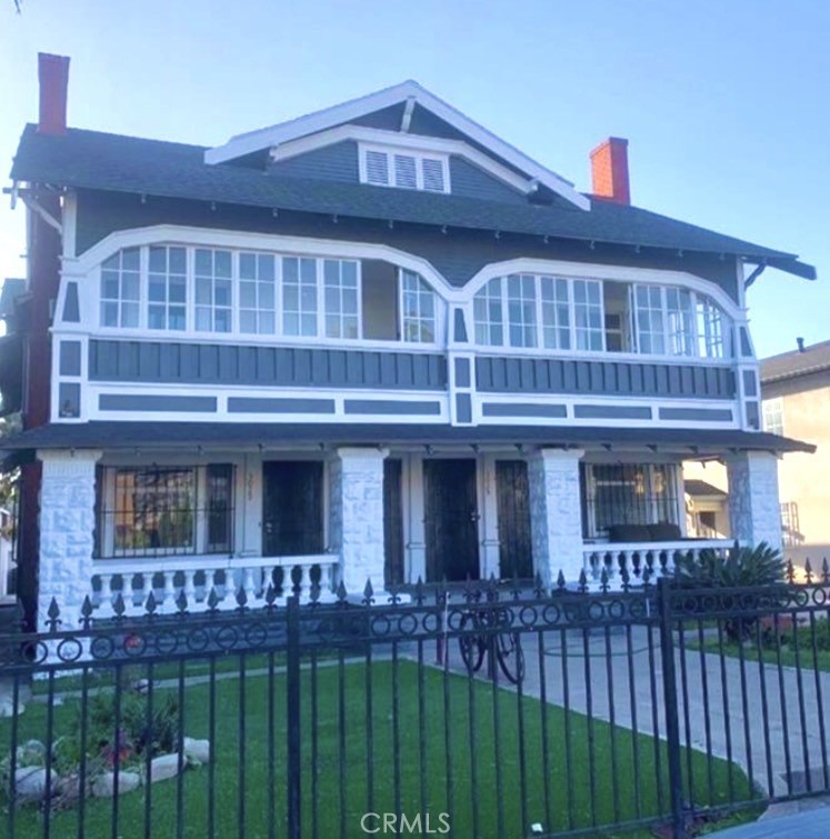 3029 S Budlong Avenue Property Photo 1