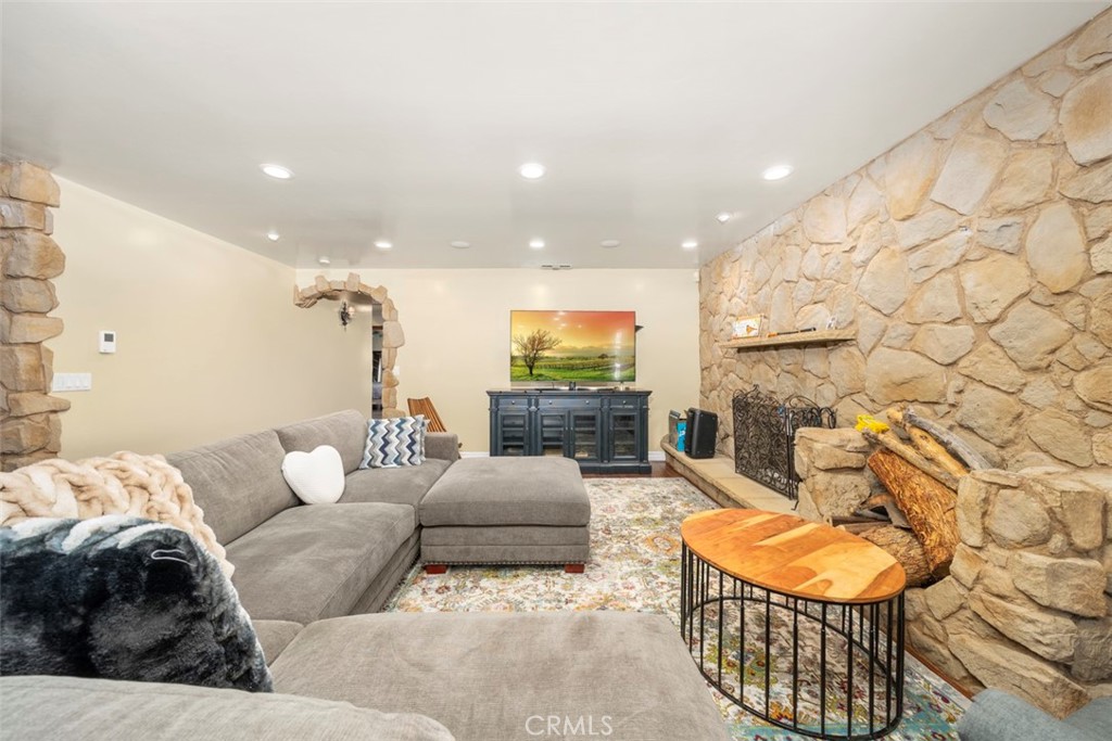 24405 Fuerte Road Property Photo 11