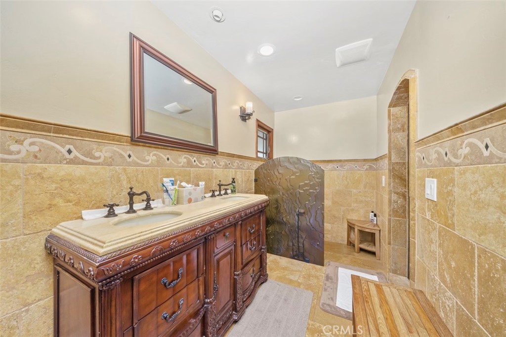 24405 Fuerte Road Property Photo 16