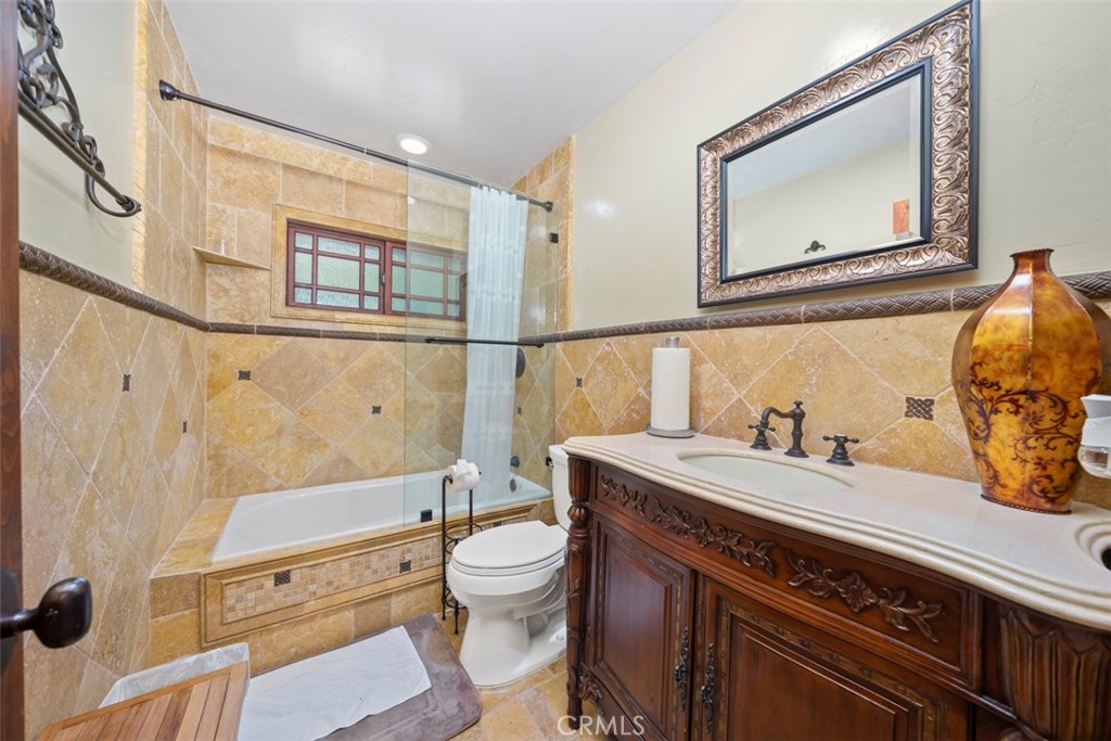 24405 Fuerte Road Property Photo 21