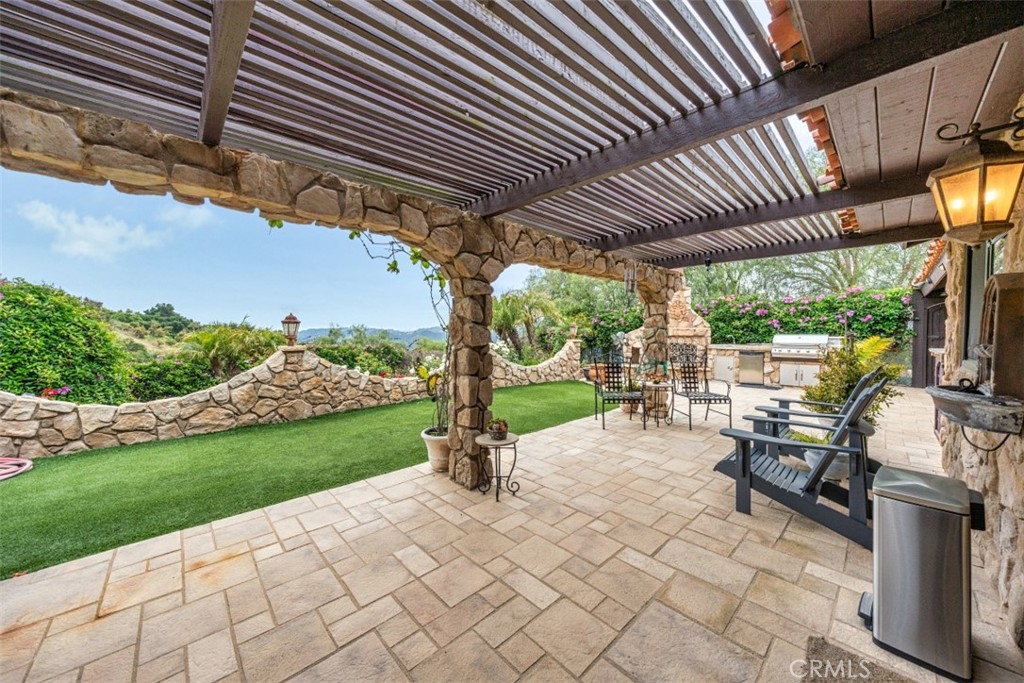 24405 Fuerte Road Property Photo 22